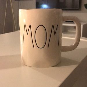 Rae Dunn ‘Mom’ Mug